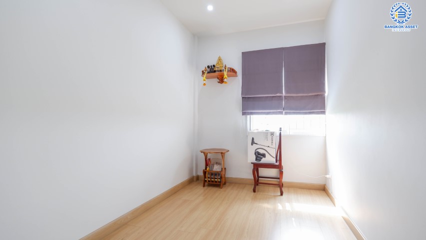 *****ทาวน์เฮ้าส์มือสองย่านปทุมธานี ม.ศุภาลัย เบลล่า กรุงเทพ-ปทุมธานี หลังมุม! เนื้อที่เยอะถึง 29.5 ตร.ว. ฟังก์ชัน 3 ห้องนอน 2 ห้องน้ำ 2 ที่จอดรถ ต่อเติมครัว แถมเฟอร์นิเจอร์ทั้งหลัง ทำเลเชื่อมต่อถ.กรุงเทพฯ-ปทุมธานี, ถ.กาญจนาภิเษก